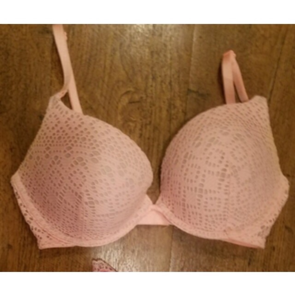 Victoria’s Secret Pink Lace Bra, 32D